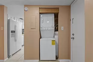 333 Lake Howard Dr NW, Winter Haven, FL 33880 - Photo 27