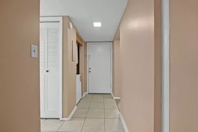 333 Lake Howard Dr NW #204D, Winter Haven, FL 33880 - Photo 5