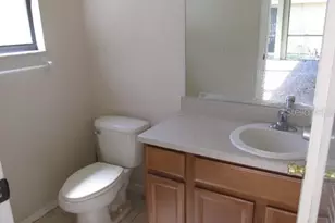 563 Lake Davenport Cir, Davenport, FL 33837 - Photo 17