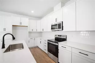 9143 Players Dr, Weeki Wachee, FL 34613 - Photo 7