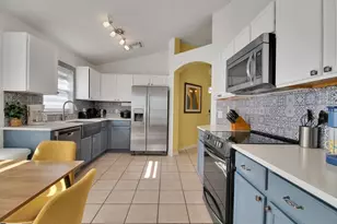 577 Eagle Pointe S, Kissimmee, FL 34746 - Photo 9