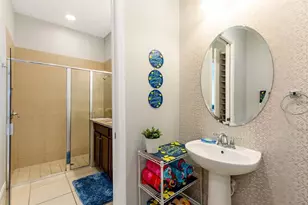 313 Captiva Dr, Davenport, FL 33896 - Photo 13