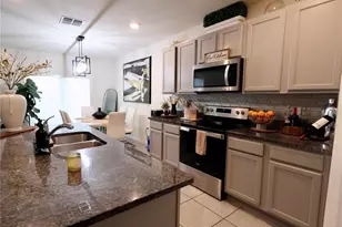 11273 Amber Ridge Dr, Zellwood, FL 32798 - Photo 9