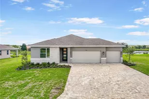 9156 Players Dr, Weeki Wachee, FL 34613 - Photo 1
