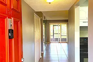 2864 N Powers Dr, Orlando, FL 32818 - Photo 9