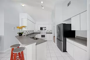 11730 Kennington Ct, Orlando, FL 32824 - Photo 9
