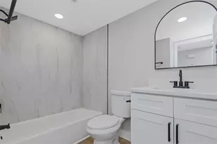 5151 Puritan Cir, Tampa, FL 33617 - Photo 23