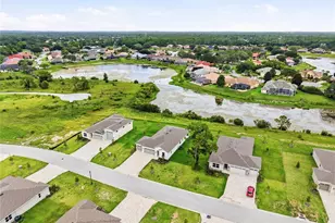 9210 Players Dr, Weeki Wachee, FL 34613 - Photo 5