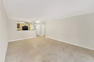 2700 Coconut Bay Ln, Sarasota, FL 34237 - Photo 15