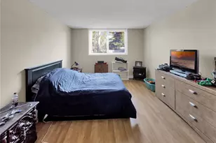 2700 Coconut Bay Ln, Sarasota, FL 34237 - Photo 19