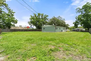 1614 Shepherd Ln, Intercession City, FL 33848 - Photo 9