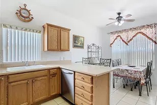 572 Sienna Dr, Poinciana, FL 34759 - Photo 9