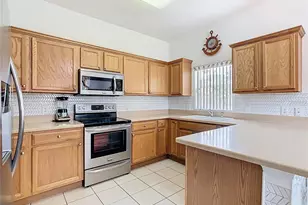 572 Sienna Dr, Poinciana, FL 34759 - Photo 7