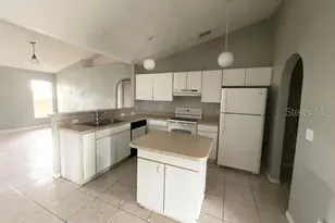 819 Ognon Ct, Kissimmee, FL 34759 - Photo 5