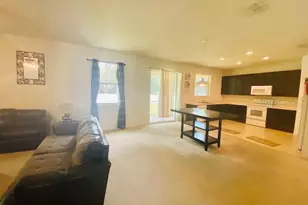 1047 Tourmaline Dr, Kissimmee, FL 34746 - Photo 3