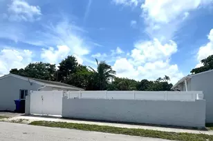 2402 Rodman St, Hollywood, FL 33020 - Photo 3