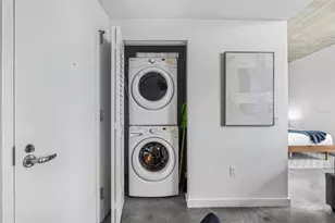 151 SE 1st, Miami, FL 33131 - Photo 17