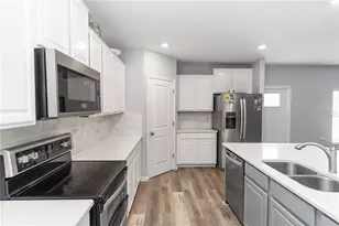 7412 Pearly Everlasting Ave, Tampa, FL 33619 - Photo 7