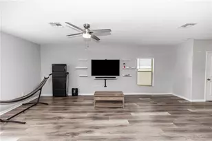 7412 Pearly Everlasting Ave, Tampa, FL 33619 - Photo 5