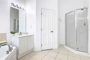 2760 Club Cortile Cir, Kissimmee, FL 34746 - Photo 41