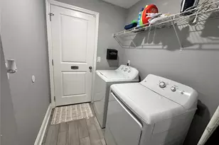 943 Derbyshire Dr, Kissimmee, FL 34758 - Photo 17