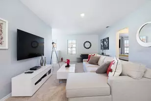 8012 Oak Shadow Ct, Davenport, FL 33837 - Photo 7