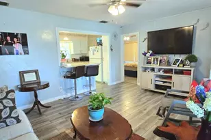 229 Raymond Ave, Frostproof, FL 33843 - Photo 3