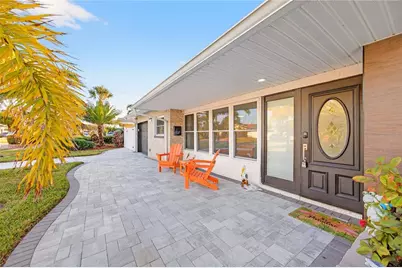 5235 40th Street S, Saint Petersburg, FL 33711 - Photo 3