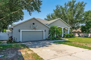 10932 Williams Ave, Howey in the Hills, FL 34737 - Photo 3