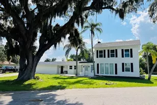 812 Tropical Dr, Bradenton, FL 34208 - Photo 1