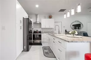 3200 Victoria Dr, Kissimmee, FL 34746 - Photo 7