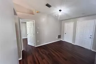 3175 Victoria Dr, Kissimmee, FL 34746 - Photo 5