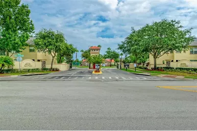2836 Club Cortile Circle, Kissimmee, FL 34746 - Photo 23