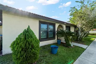 432 Hunter Cir, Kissimmee, FL 34758 - Photo 7