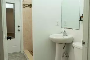 2906 W Chestnut St, Tampa, FL 33607 - Photo 11