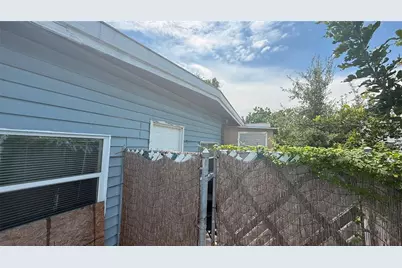 10530 Lake Drive, Seminole, FL 33772 - Photo 19