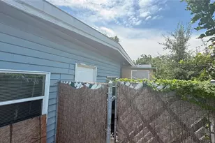 10530 Lake Dr, Seminole, FL 33772 - Photo 19