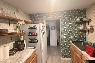 10530 Lake Dr, Seminole, FL 33772 - Photo 11