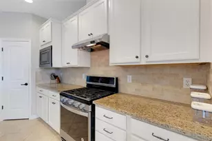 613 Cantabria Dr, Davenport, FL 33837 - Photo 13