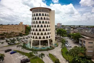 1690 NE 191st St, Miami, FL 33179 - Photo 17