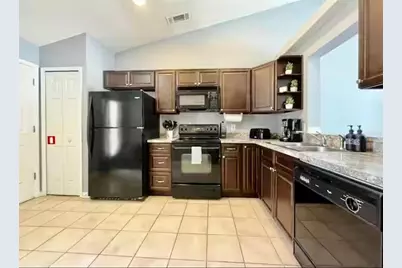 142 Glasgow Court, Davenport, FL 33897 - Photo 3