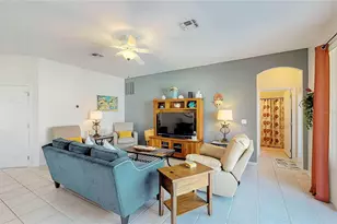 136 Henley Cir, Davenport, FL 33896 - Photo 5