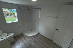 807 E Orchid Ave, Tampa, FL 33612 - Photo 17