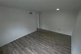 807 E Orchid Ave, Tampa, FL 33612 - Photo 15