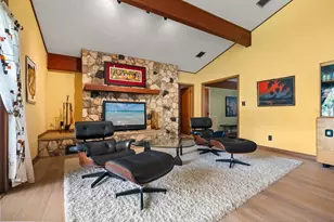 9565 Silver Lake Dr, Leesburg, FL 34788 - Photo 11