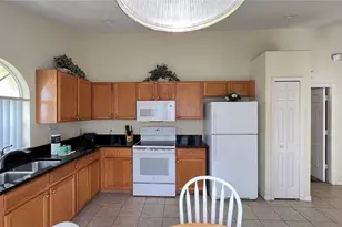 2676 Autumn Creek Cir, Kissimmee, FL 34747 - Photo 7