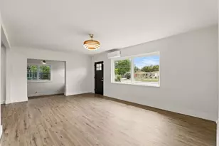 2013 Pineway Dr, Orlando, FL 32839 - Photo 3