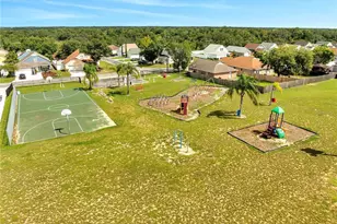 424 Royal Ridge Dr, Davenport, FL 33837 - Photo 51