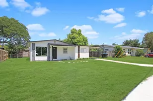 2806 Bonneville Dr, Orlando, FL 32826 - Photo 3