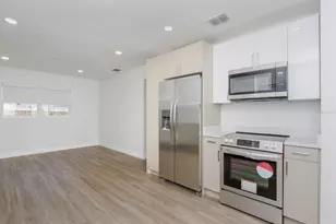 2806 Bonneville Dr, Orlando, FL 32826 - Photo 9